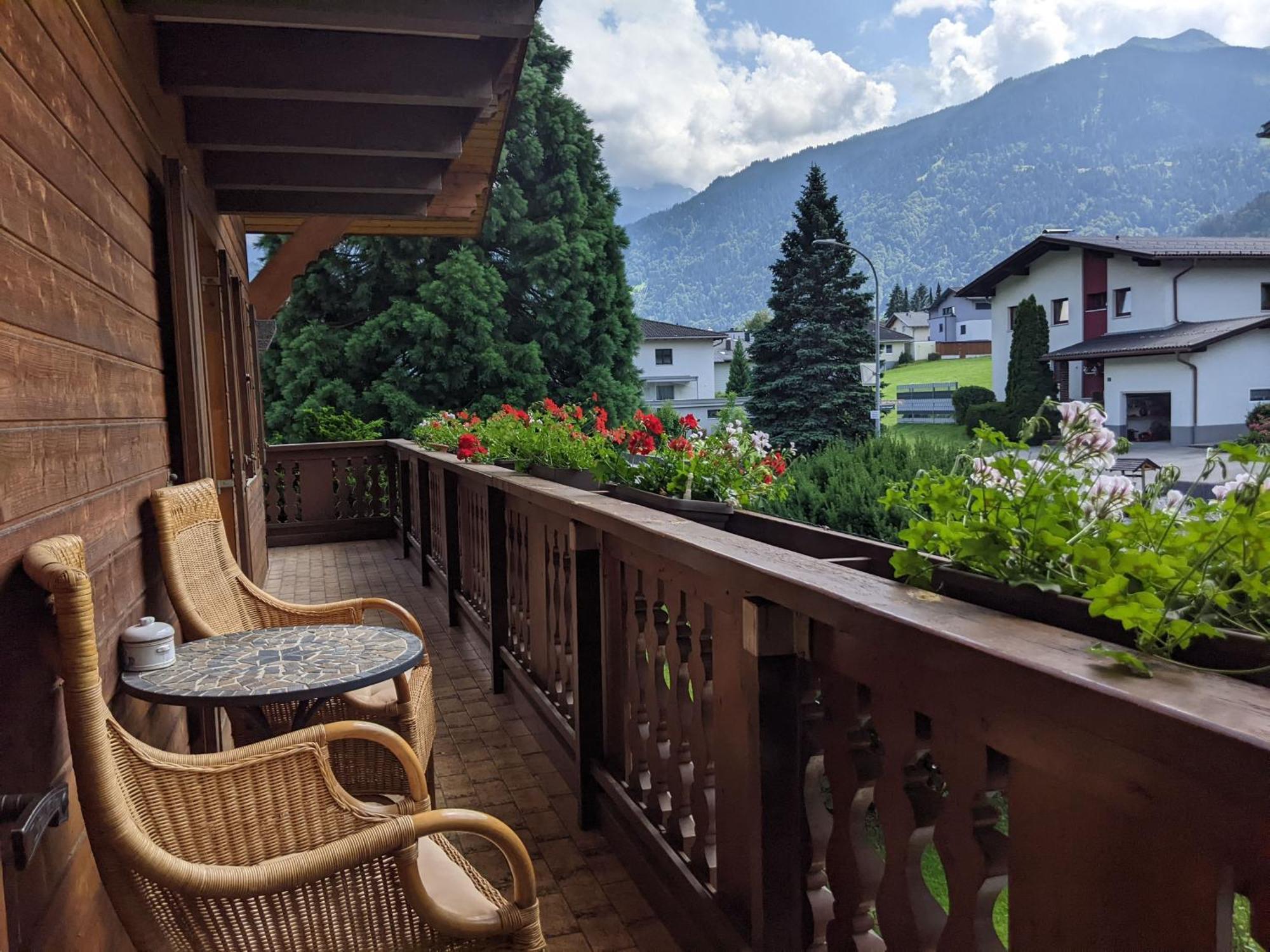 Montahaus Retro Apartments فاندنس الغرفة الصورة
